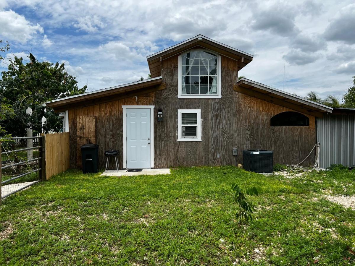 Maria'S Tiny Barn Guest House โฮมสเตด ภายนอก รูปภาพ