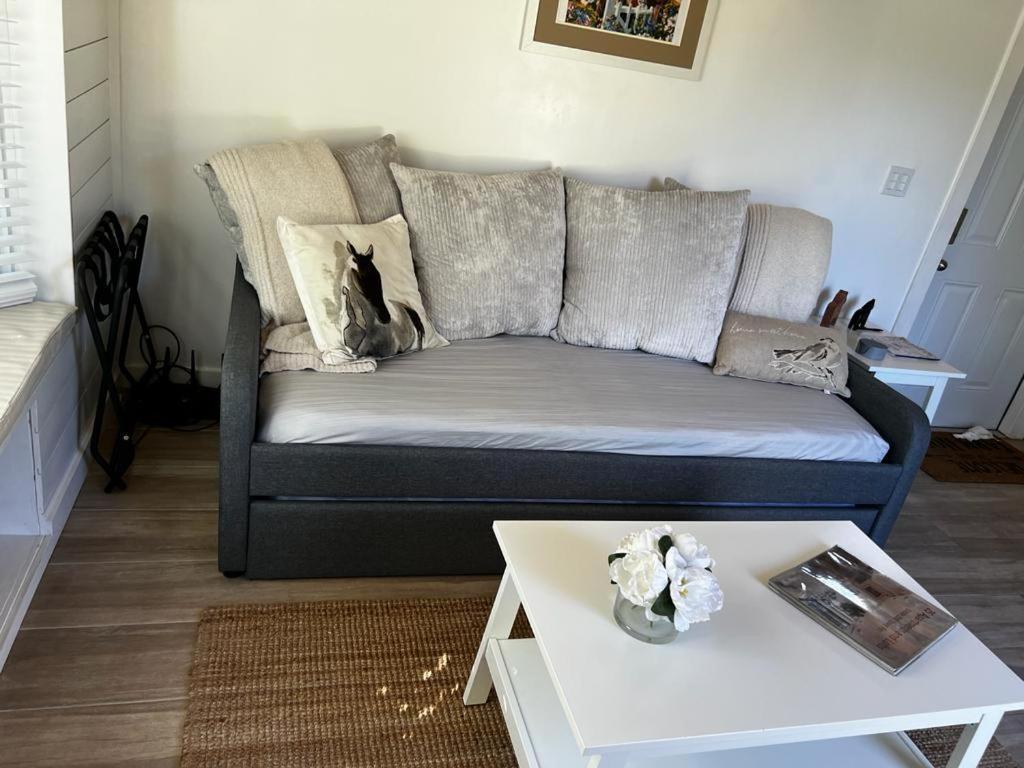 Maria'S Tiny Barn Guest House โฮมสเตด ภายนอก รูปภาพ