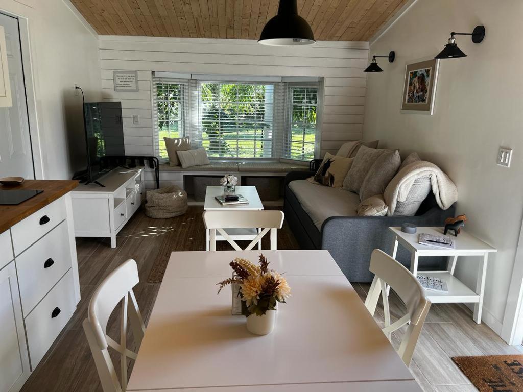 Maria'S Tiny Barn Guest House โฮมสเตด ภายนอก รูปภาพ