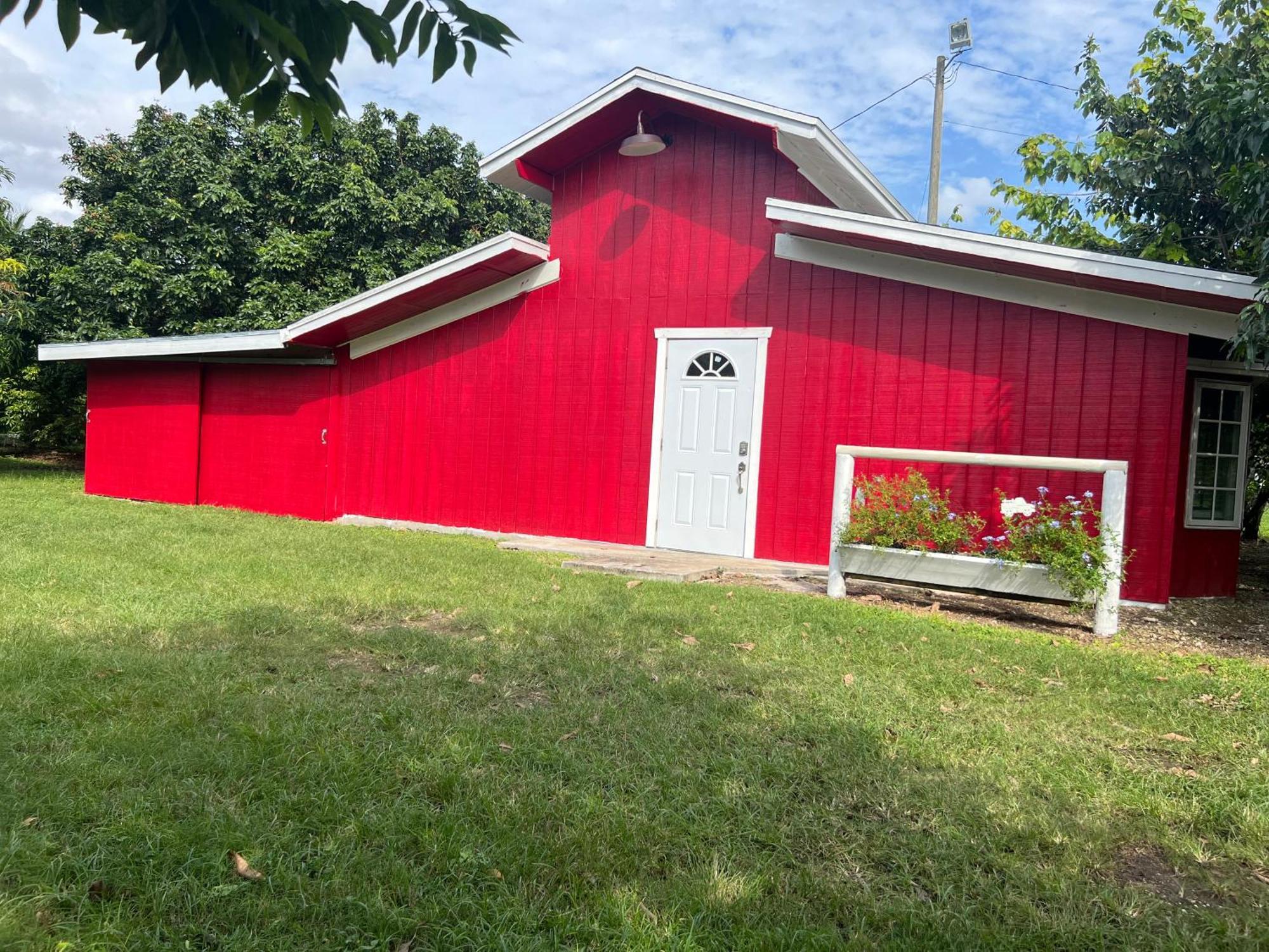 Maria'S Tiny Barn Guest House โฮมสเตด ภายนอก รูปภาพ
